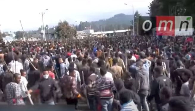 Police fire in air to keep crowds from Ethiopian singer's funeral