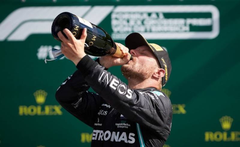 Bottas extends his stay with Mercedes