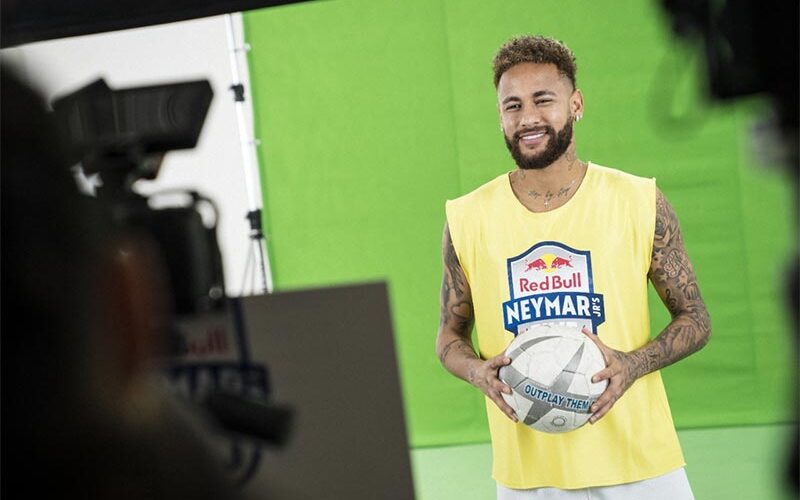 Football star Neymar tests positive for COVID-19
