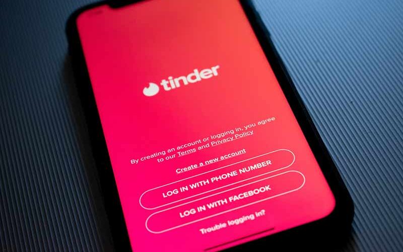 Pakistan blocks five dating apps including Tinder and Grindr