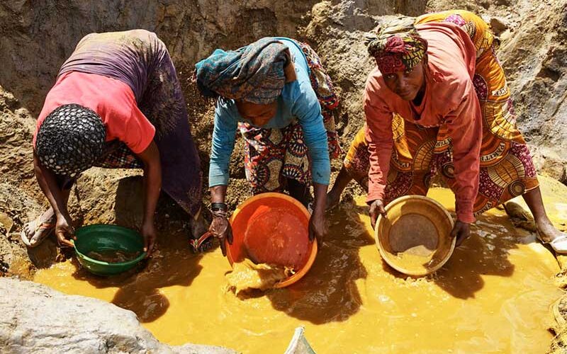 At least 16 artisanal miners drown in flooded mining field in Mozambique