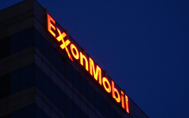 EXCLUSIVE-Exxon and Total in talks over Mozambique LNG resource-sharing deal