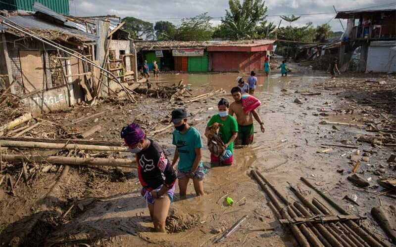 Philippines’ typhoon deaths rise as worst floods in 45 years hit north