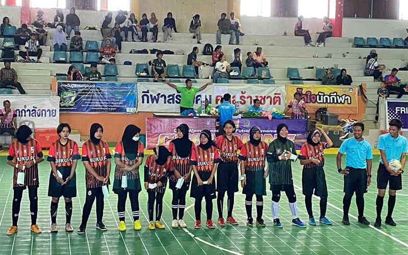 Football in hijab: Thai Muslim lesbians tackle stereotypes