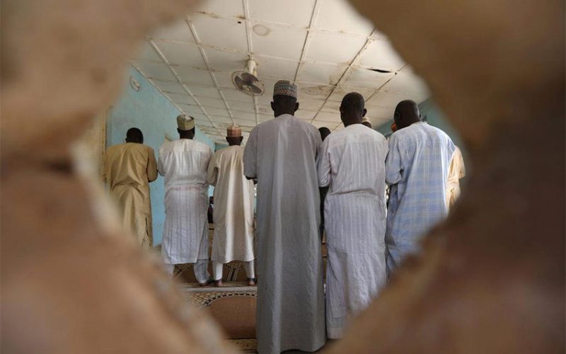 Gunmen kidnap scores at Nigerian mosque