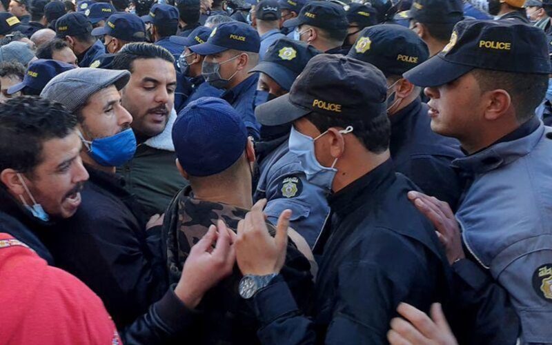 Hundreds of Tunisians protest about police abuse