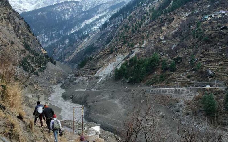 Himalayan glacier breaks in India, around 125 missing in floods