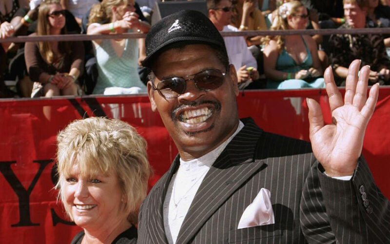Leon Spinks, boxing’s former heavyweight champion, dead at 67