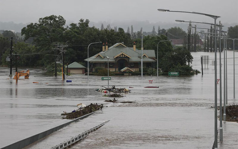 Australia battles worst floods in 60 years