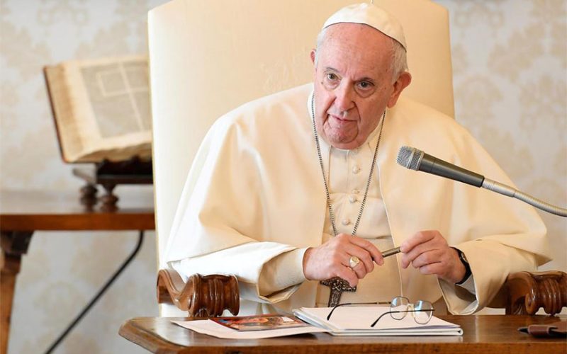 Pope backs vaccines rights waiver