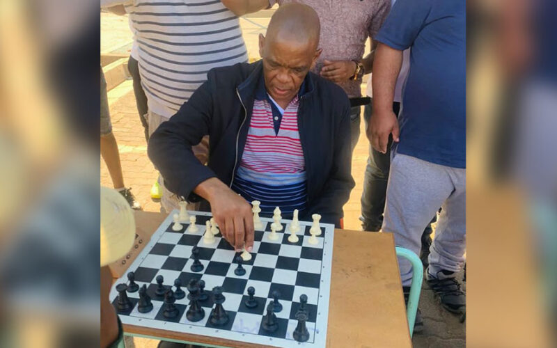 Grandmaster laughs at Ace’s chess skills