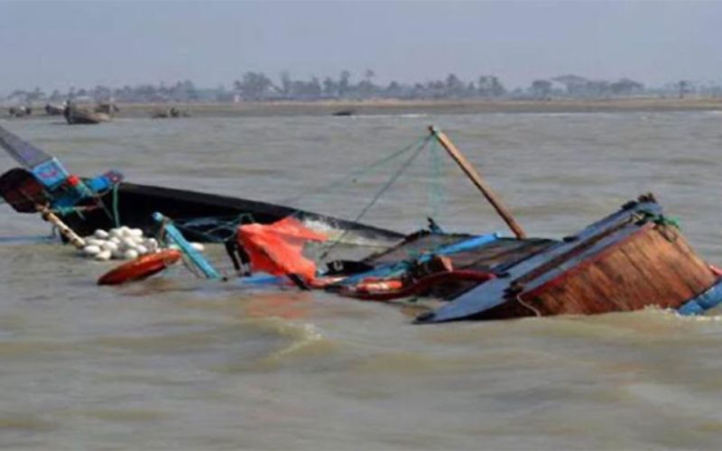 160 people feared after boat capsizes in Nigeria