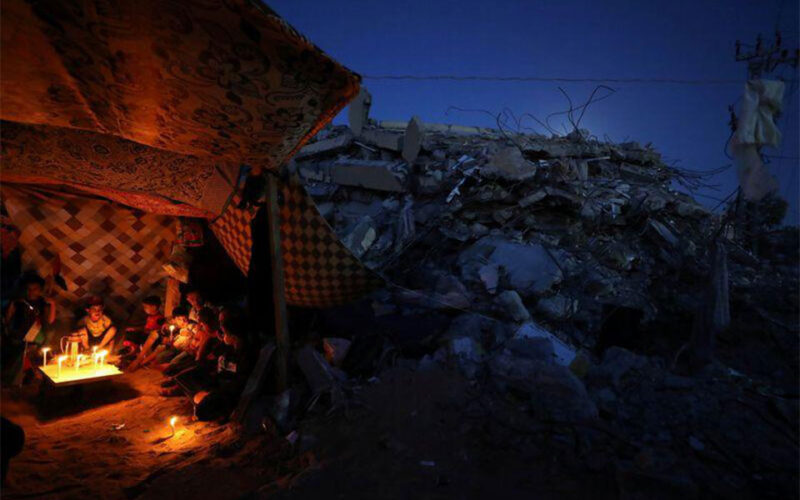 Displaced by Israeli bombs, Gazans camp by rubble of their homes