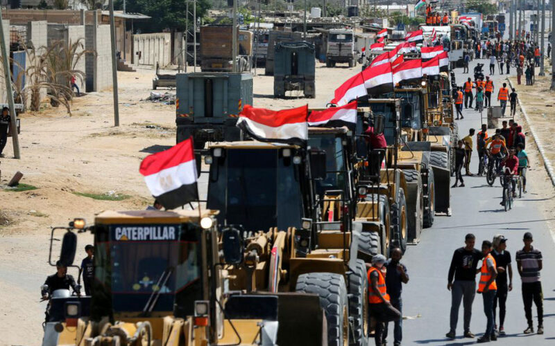 Egypt sends equipment to Gaza