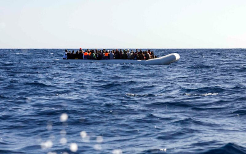 Boat with 400 migrants adrift between Libya and Malta