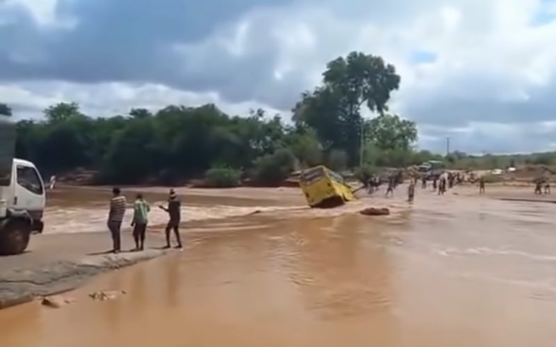 31 killed as bus swept away by flood waters in Kenya