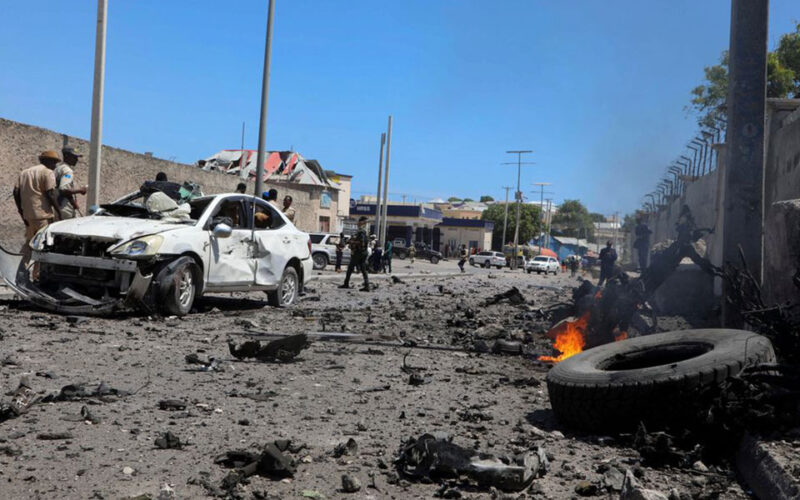 Car bombs kill 35, burn houses in central Somalia
