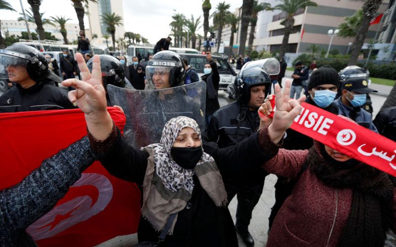 Tunisia police turn water cannon on protest against president