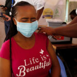 Kenya_Woman-gets-vaccinated