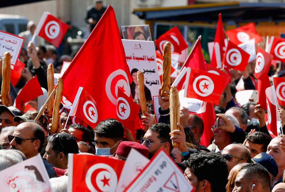 Tunisian judge jails 8 police union members over protest