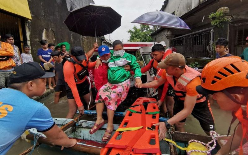 Philippines rescuers race to find survivors after storm wreaks havoc