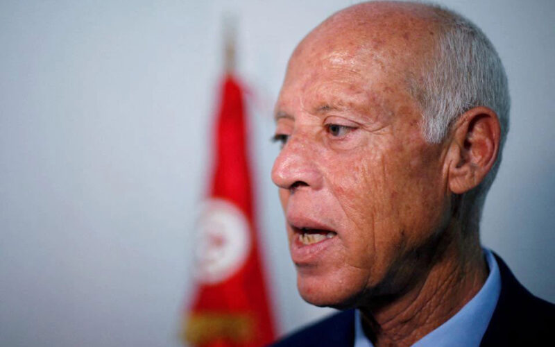 Tunisian president sacks trade minister amid economic crisis