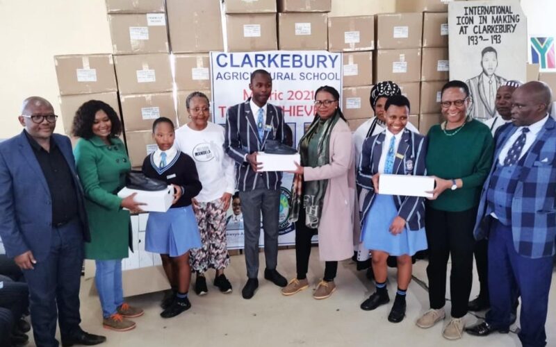 Ford celebrates Mandela’s legacy with a donation of shoes, bags to 1 150 learners