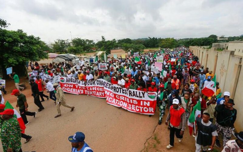 Nigeria’s public university lecturers suspend strike after eight months