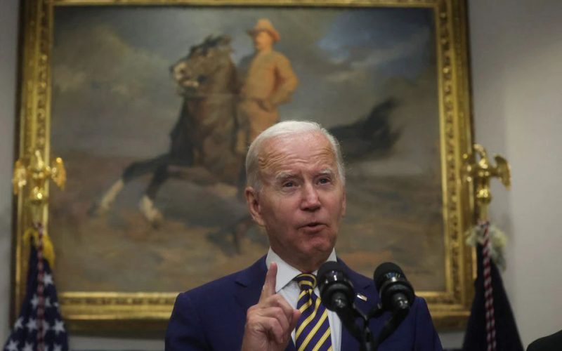 U.S. appeals court temporarily blocks Biden’s student loan forgiveness plan