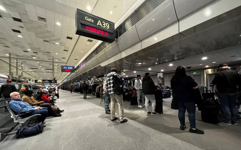 Flight disruptions could last days after FAA outage snarls U.S. travel