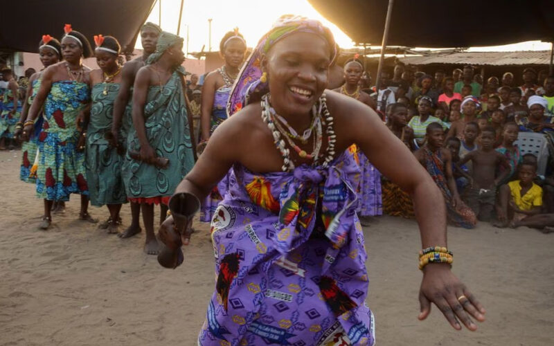 Voodoo dances, rituals wow tourists at Benin festival