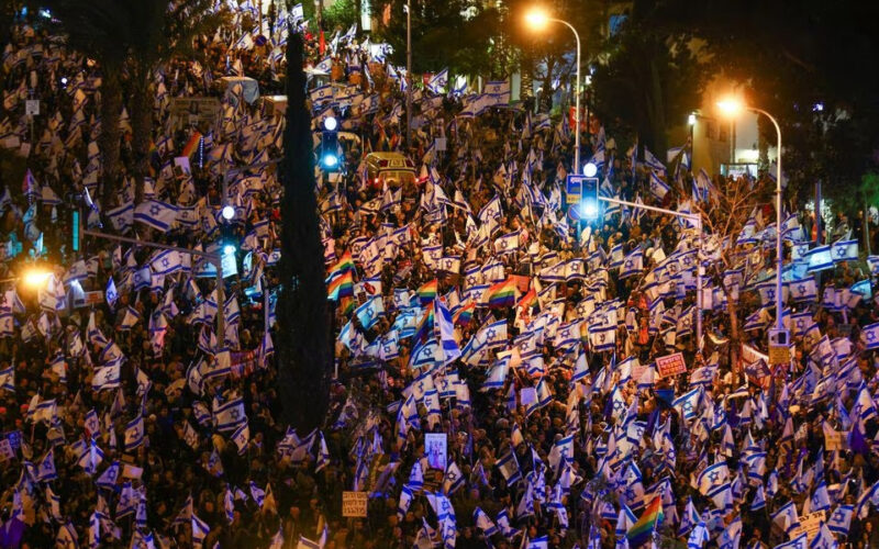 Tens of thousands of Israelis protest against justice reform plans