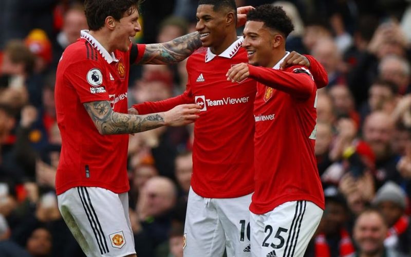 Red-hot Rashford nets double as Man United outclass Leicester