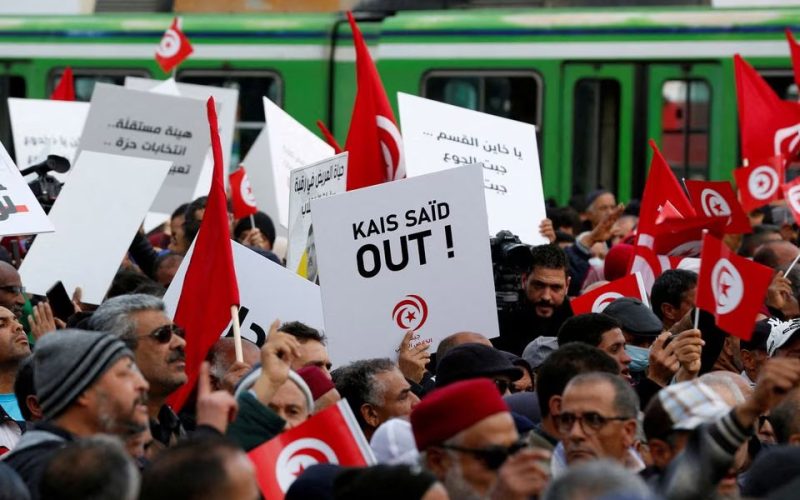 Tunisia detains more dissidents amid growing crackdown