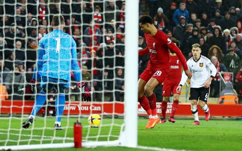 Lethal Liverpool smash Manchester United for seven in record win