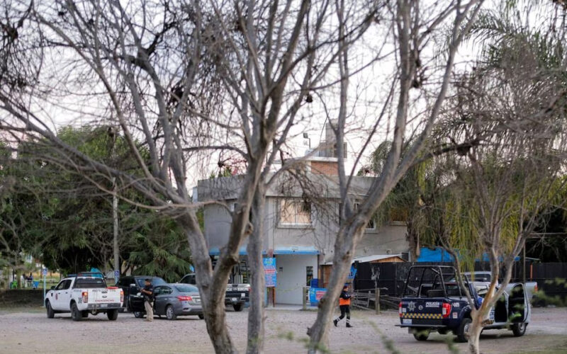 Gunmen storm Mexican resort, kill seven people, including child
