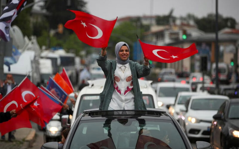 Turkey votes in election runoff, Erdogan well placed to sustain rule