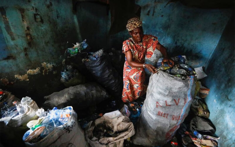 Nigerian parents pay school bills with recyclable waste