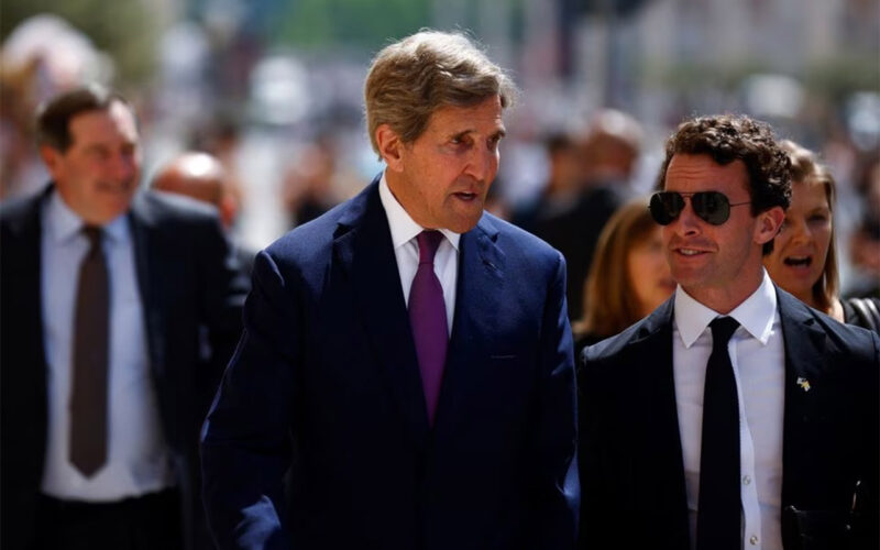 Kerry meets Pope Francis privately, says he’s in great form and spirits