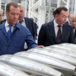 Dmitry-Medvedev-inspects-arms-production