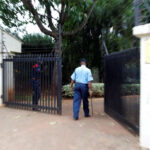 Kenyan-police-officer_Venezuela-embassy
