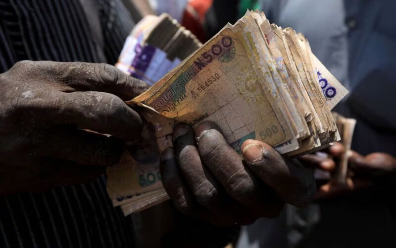 Nigeria central bank says old bank notes to remain legal tender