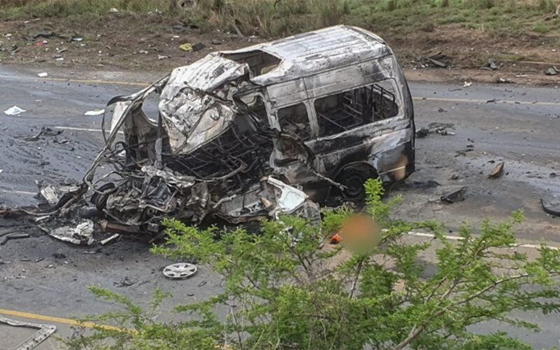 Zimbabwe minibus crash leaves 22 dead, two hurt