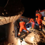 China-earthquake_Rescue-workers