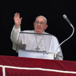Pope-Francis_Angelus-prayer_Vatican