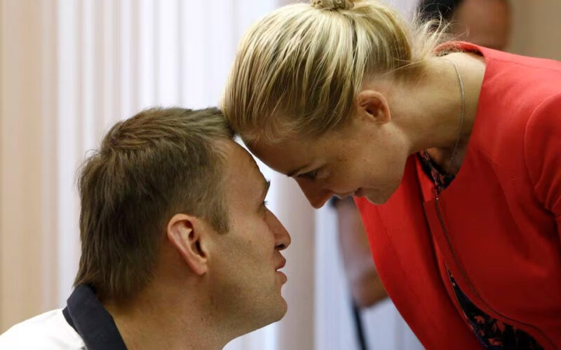 ‘I love you,’ Navalny’s widow Yulia says beside a picture of them together