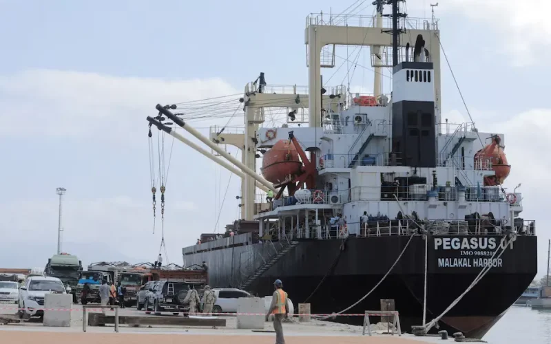 Somali pirates return, adding to global shipping crisis