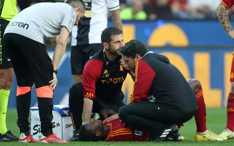 Roma players did right refusing to play after Ndicka collapsed, says coach