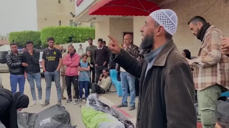 Grieving father comes out to pray for all of Gaza’s dead