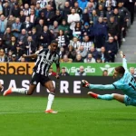 Newcastle United_Alexander Isak scores